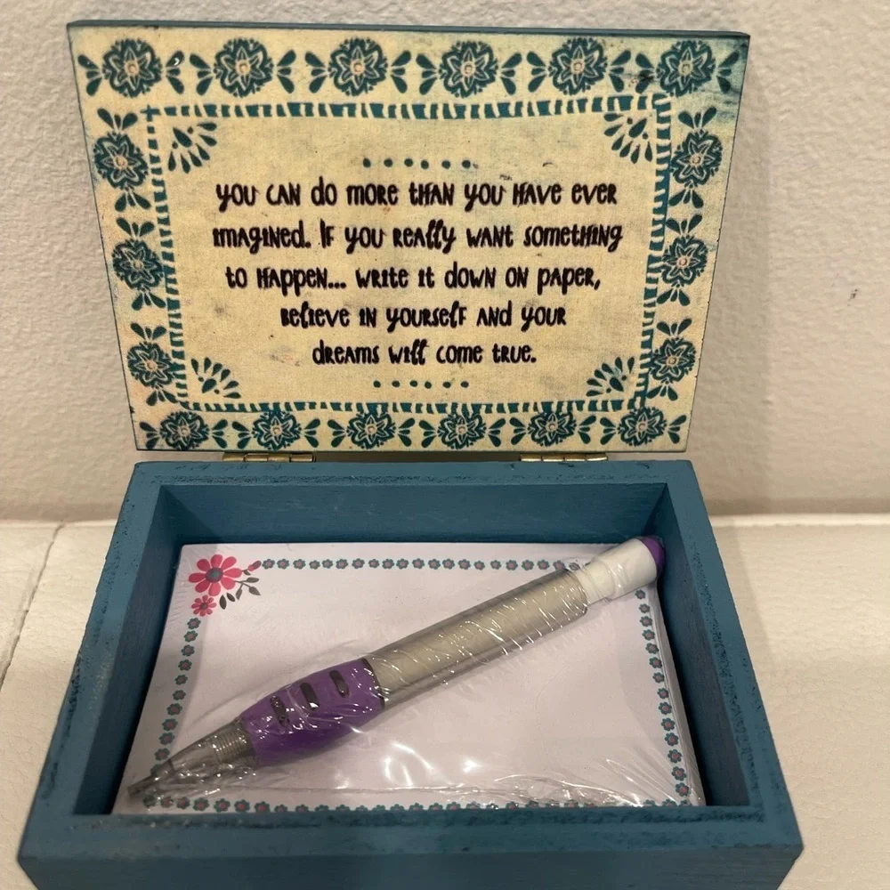 Hopes and Dreams box with notes/pen